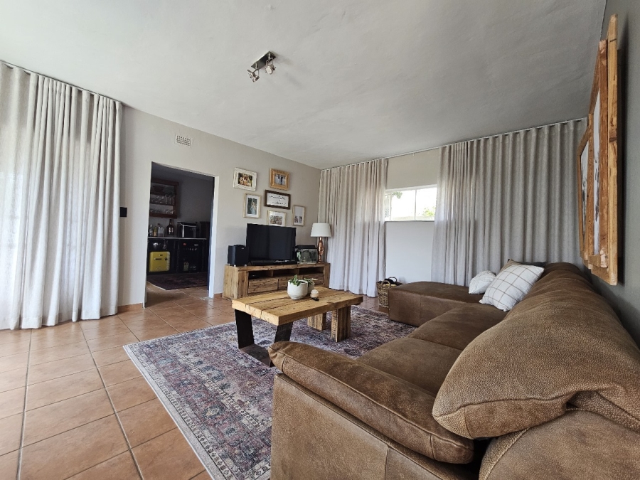 To Let 4 Bedroom Property for Rent in Protea Park North West